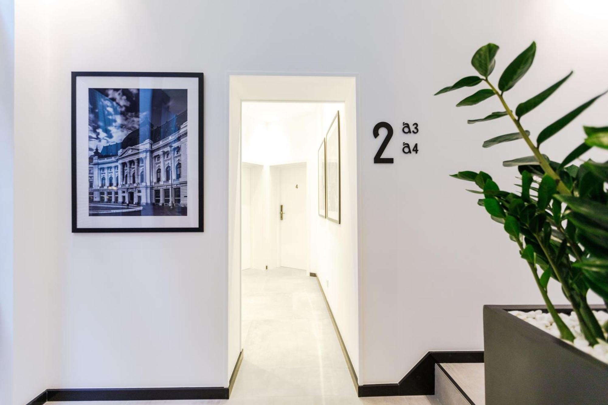 Old Town Snail Design Apartments Boekarest Buitenkant foto